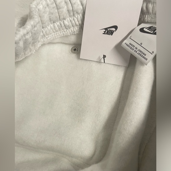 NIKE SWOOSH LEAGUE FRENCH TERRY SHORTS - Picture 10 of 13